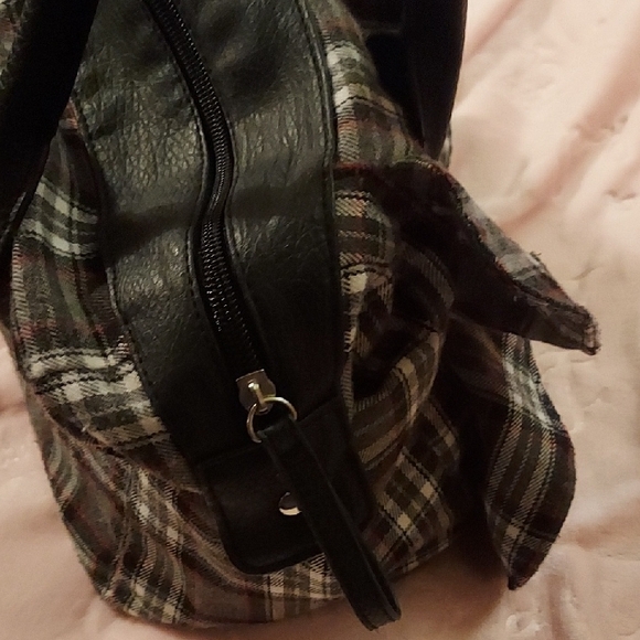 Plaid Ruffle Handbag - Picture 4 of 5